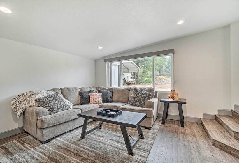 Prescott Retreat W/ Hot Tub ~ 3 Mi To Dtwn!