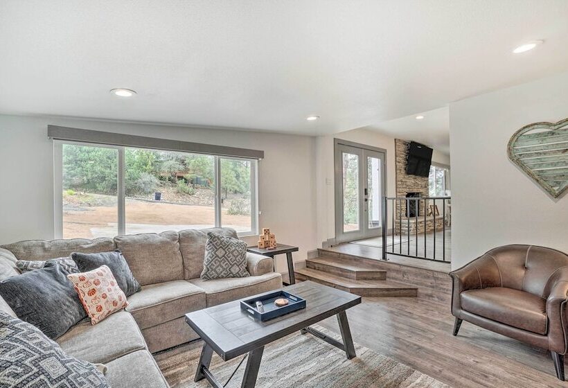 Prescott Retreat W/ Hot Tub ~ 3 Mi To Dtwn!