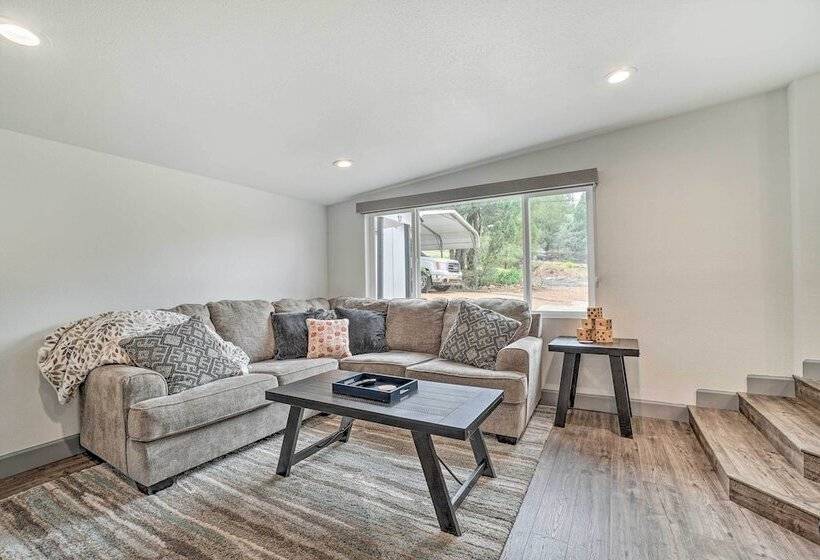 Prescott Retreat W/ Hot Tub ~ 3 Mi To Dtwn!