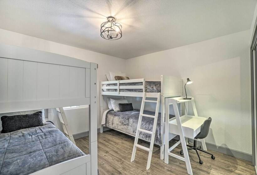 Prescott Retreat W/ Hot Tub ~ 3 Mi To Dtwn!