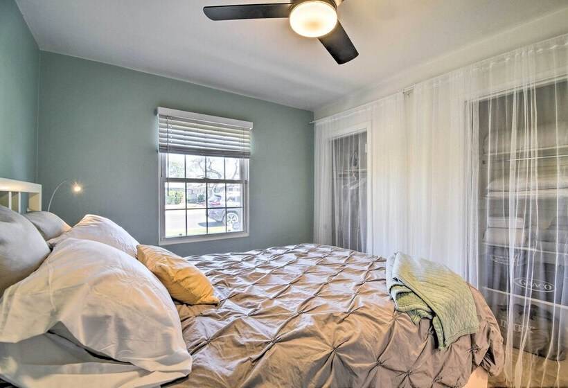 Private Desert Retreat W/ Grill & Mtn Views!