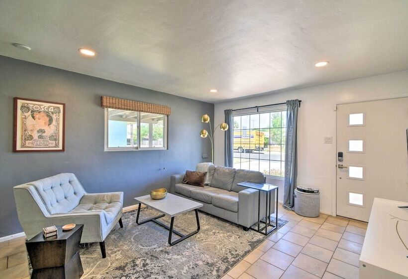 Private Desert Retreat W/ Grill & Mtn Views!