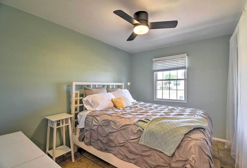 Private Desert Retreat W/ Grill & Mtn Views!