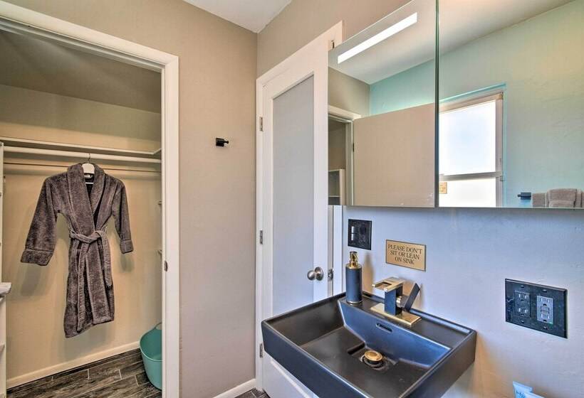 Private Desert Retreat W/ Grill & Mtn Views!