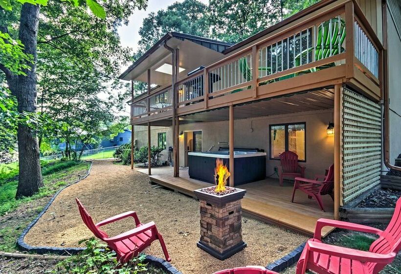 Arden Vacation Rental W/ Private Hot Tub & Grill!