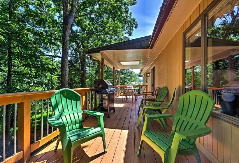 Arden Vacation Rental W/ Private Hot Tub & Grill!