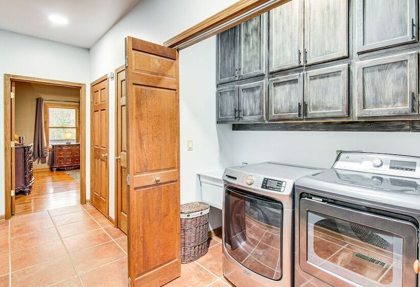 Riverfront Lake Lure Lodge W/ Deck On 13 Acres