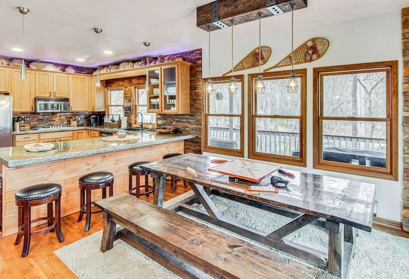 Riverfront Lake Lure Lodge W/ Deck On 13 Acres