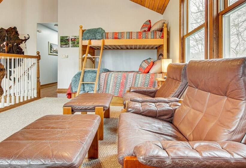 Riverfront Lake Lure Lodge W/ Deck On 13 Acres