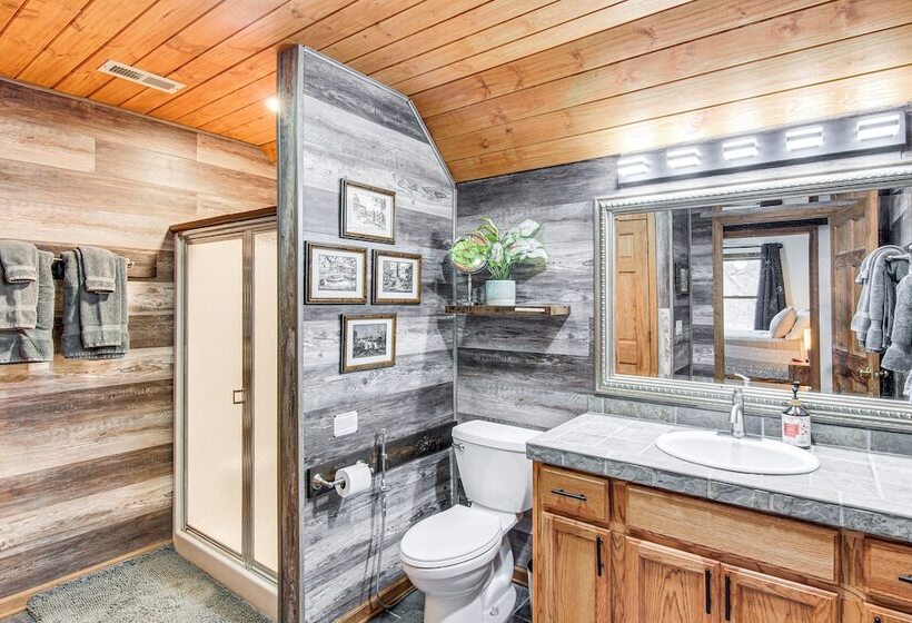 Riverfront Lake Lure Lodge W/ Deck On 13 Acres