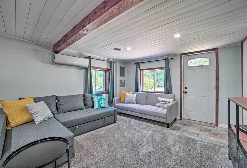 Prudenville Retreat W/ Yard ~ 1 Mi To Lake!