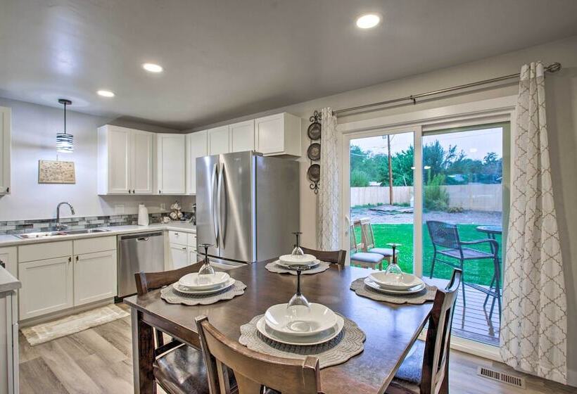 Quaint Clifton Escape W/ Grill   1 Mi To Winery!