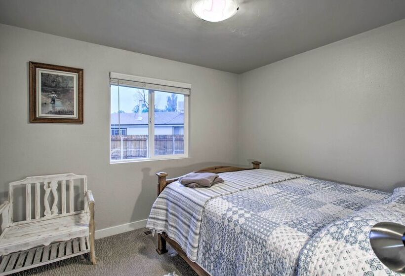 Quaint Clifton Escape W/ Grill   1 Mi To Winery!