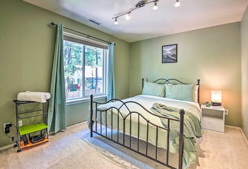 Quaint Flagstaff Retreat W/ Outdoor Dining!