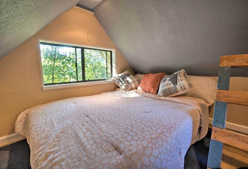 Quaint Riverside Reprieve W/ Kayaks + Floats!