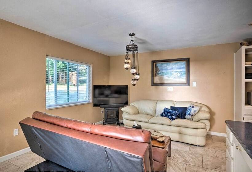 Quaint Riverside Reprieve W/ Kayaks + Floats!