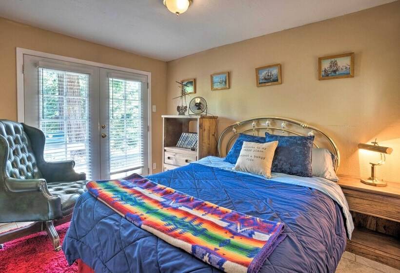 Quaint Riverside Reprieve W/ Kayaks + Floats!