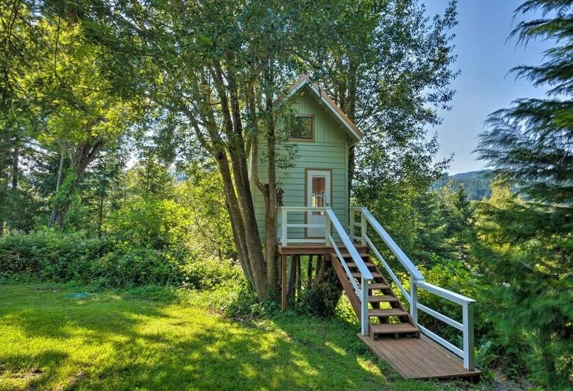 Quaint Riverside Reprieve W/ Kayaks + Floats!