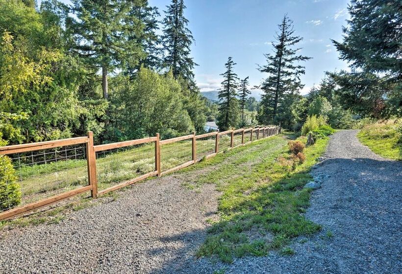Quaint Riverside Reprieve W/ Kayaks + Floats!