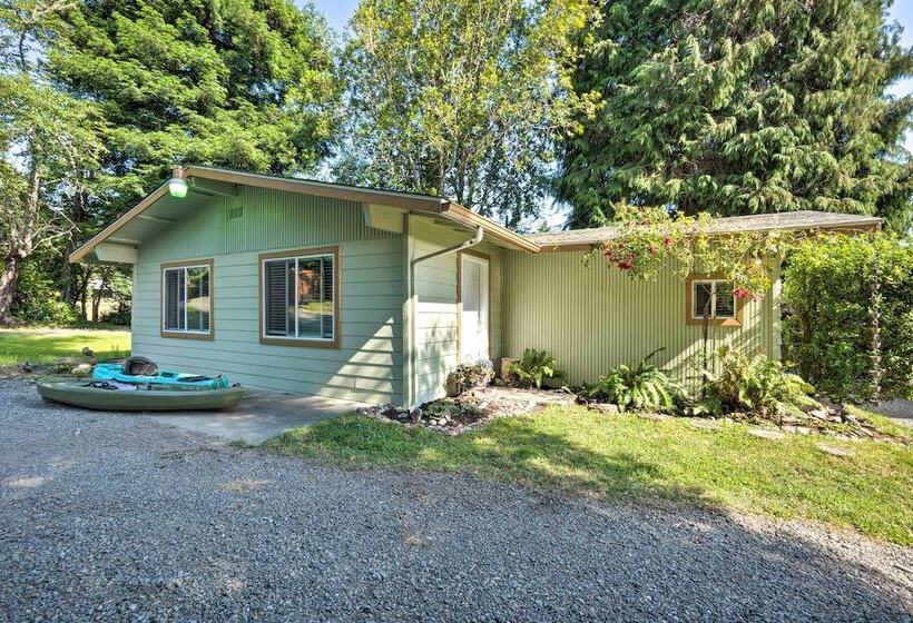 Quaint Riverside Reprieve W/ Kayaks + Floats!