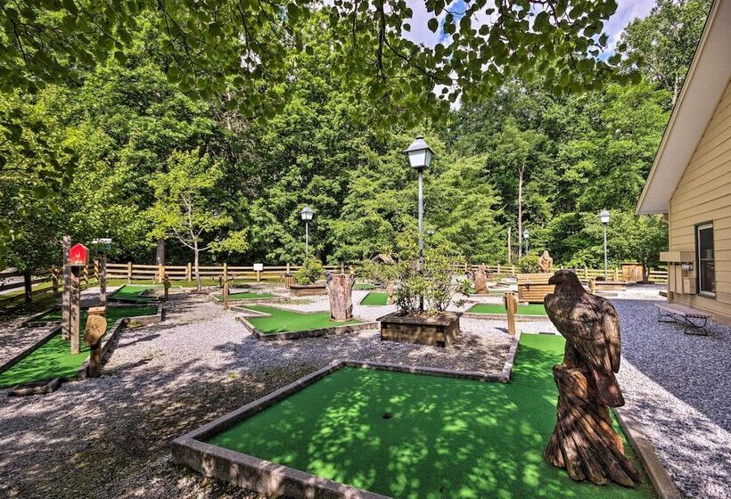Quiet Blue Ridge Haven < 4 Mi To Sapphire Resort!