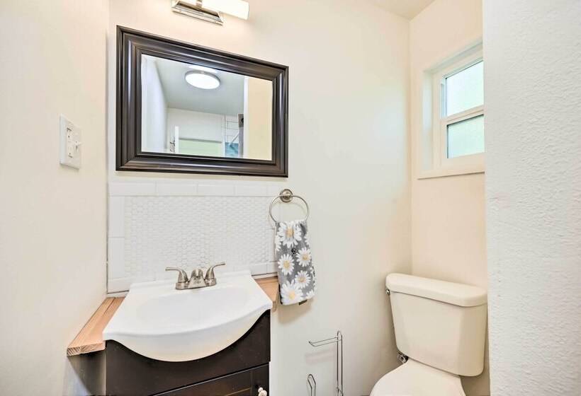 Quiet Carpinteria Cottage By Town & Beaches