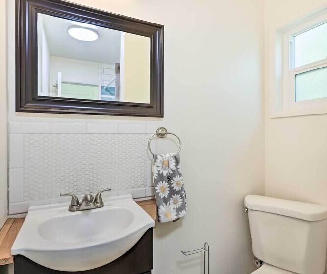 Quiet Carpinteria Cottage By Town & Beaches