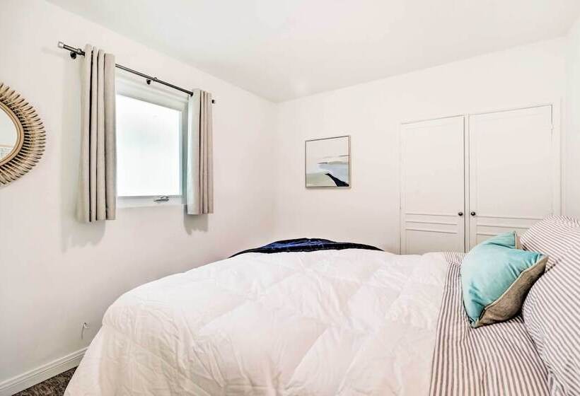 Quiet Carpinteria Cottage By Town & Beaches