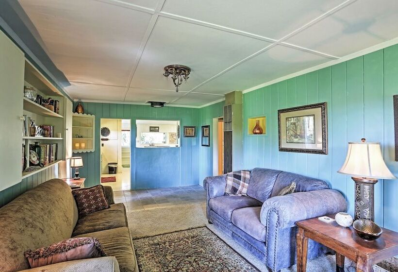 Quiet Durango Farmhouse W/ Beautiful Yard & Gazebo