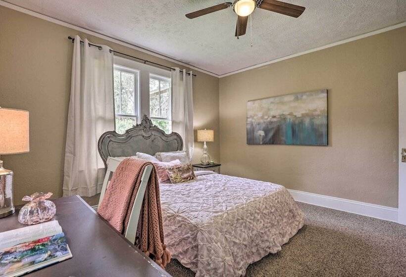 Quiet Jacksonville Retreat   4 Miles To Downtown!