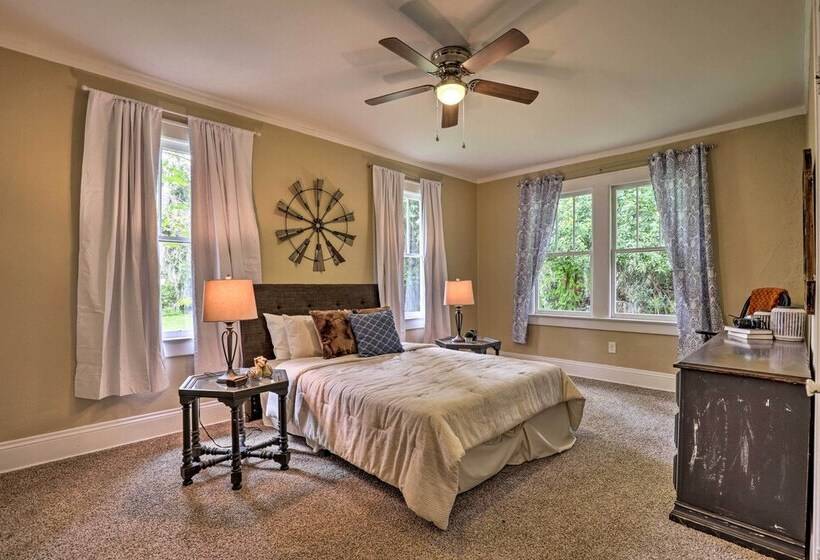Quiet Jacksonville Retreat   4 Miles To Downtown!