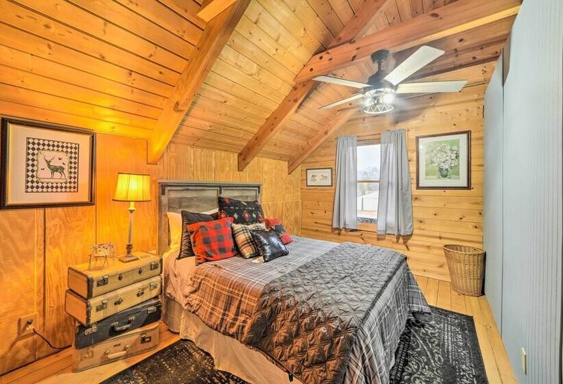 Quiet, Woodsy Retreat: Deck & Kentucky Lake Access