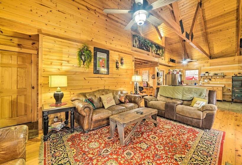 Quiet, Woodsy Retreat: Deck & Kentucky Lake Access