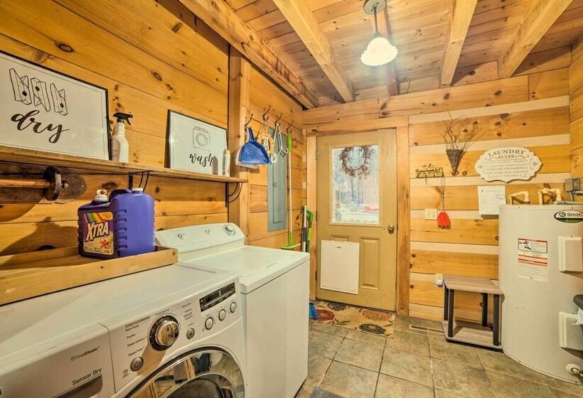 Quiet, Woodsy Retreat: Deck & Kentucky Lake Access