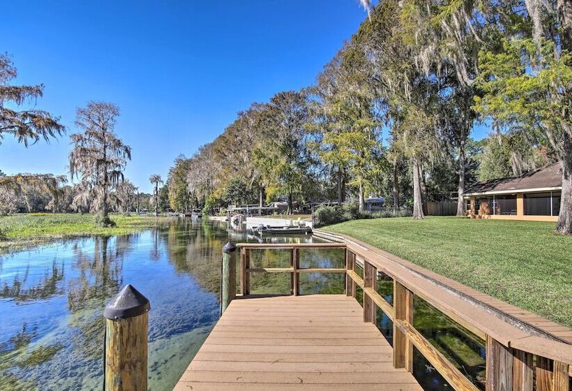 Rainbow River Oasis W/ Kayaks + Furnished Sunroom!