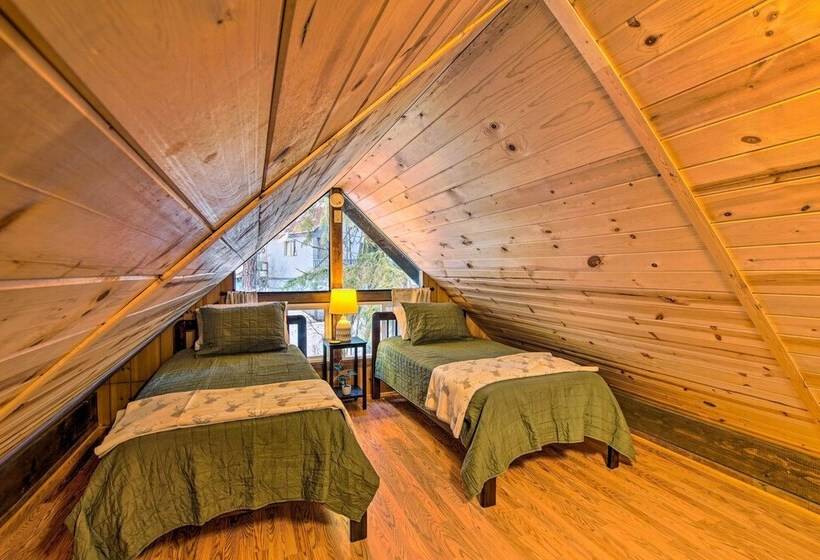 Remote Escape: Peaceful Cabin Near Naches River