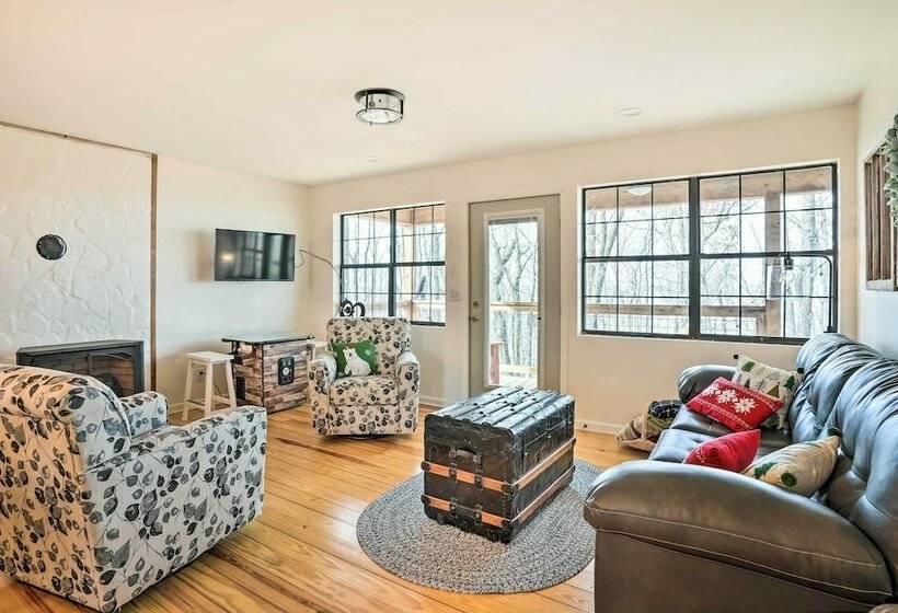 Renovated Cabin W/ Decks, Views, & Fire Pit!