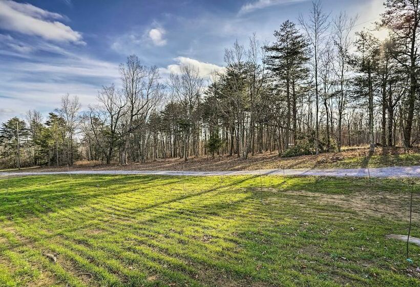 Renovated Cabin W/ Decks, Views, & Fire Pit!