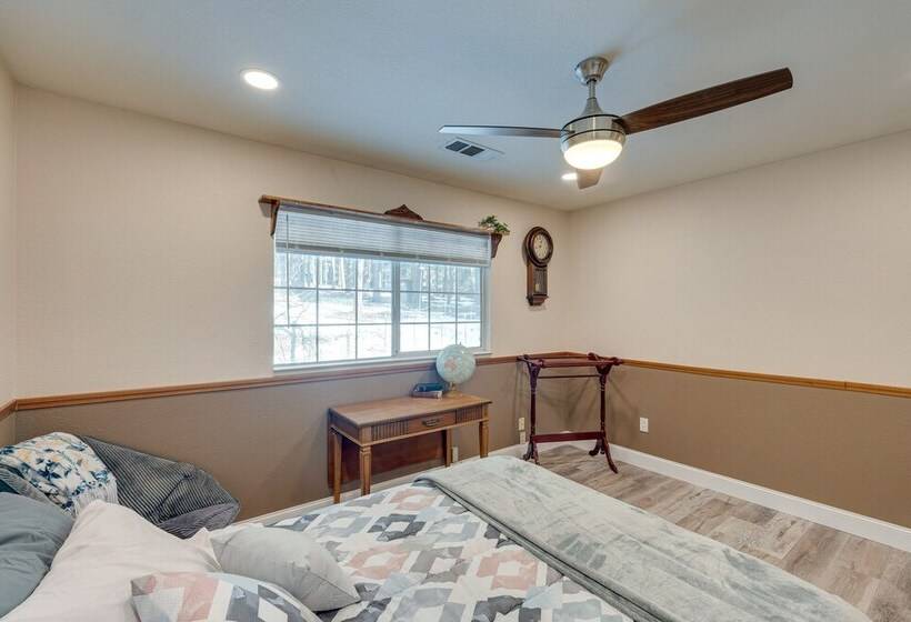 Renovated Pioneer Home In Serene Wooded Setting!