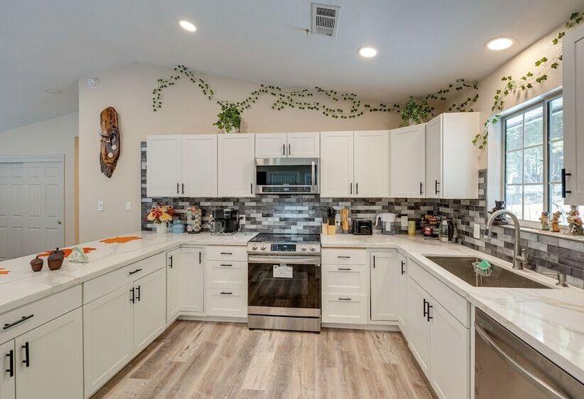 Renovated Pioneer Home In Serene Wooded Setting!