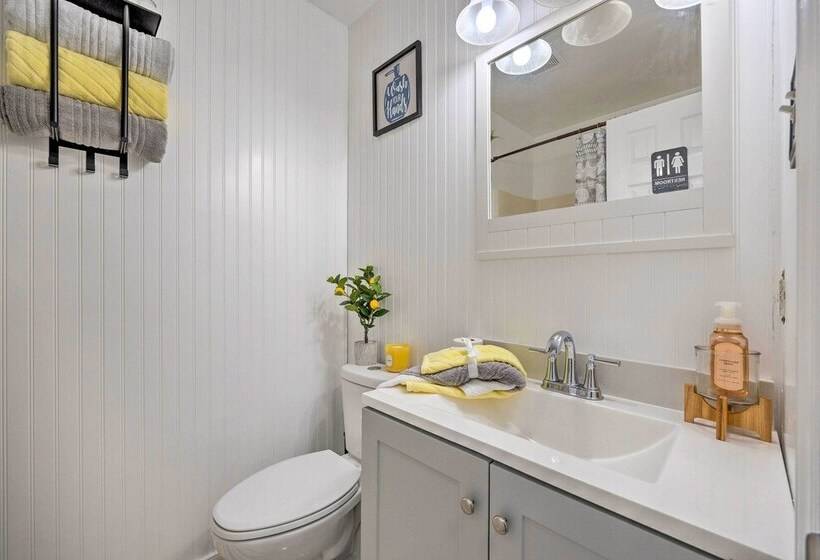 Richmond Home With Pool, 5 Mi To Downtown!