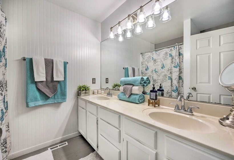 Richmond Home With Pool, 5 Mi To Downtown!