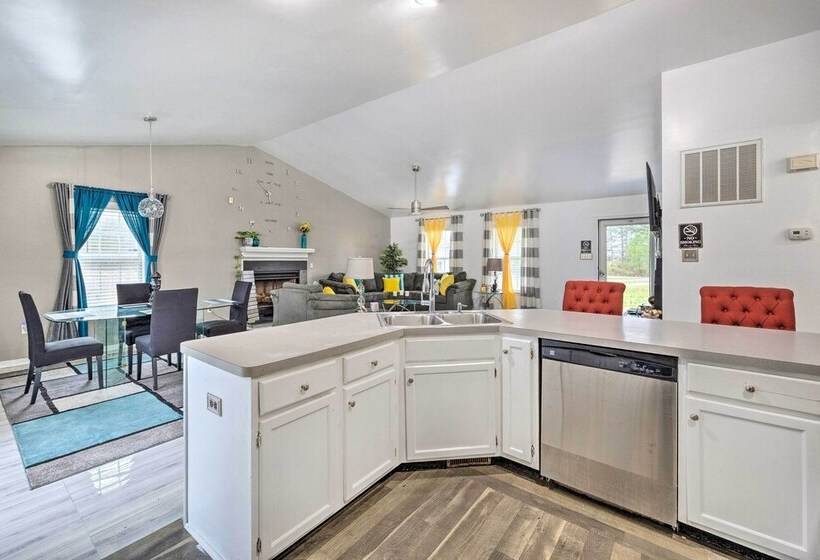 Richmond Home With Pool, 5 Mi To Downtown!