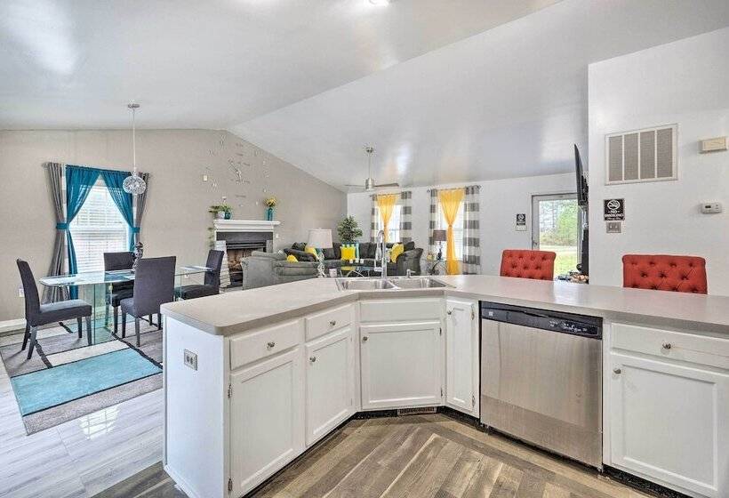 Richmond Home With Pool, 5 Mi To Downtown!