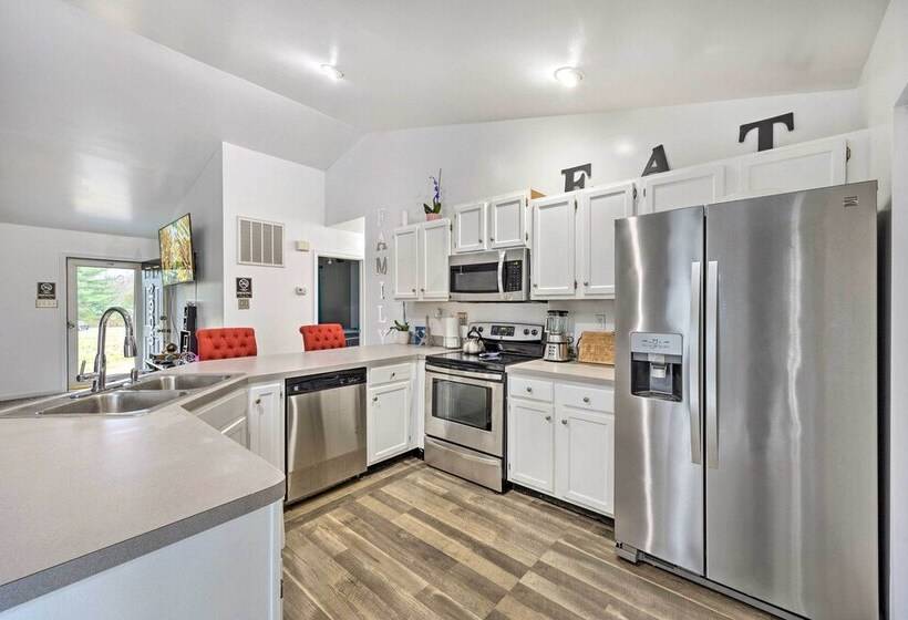 Richmond Home With Pool, 5 Mi To Downtown!