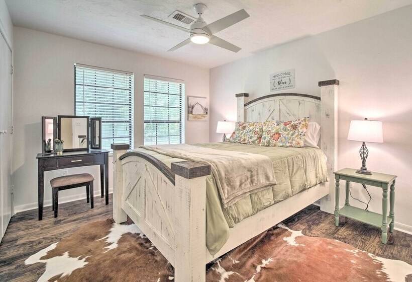 Riverfront Hunstville Home W/ Deck & Chiminea