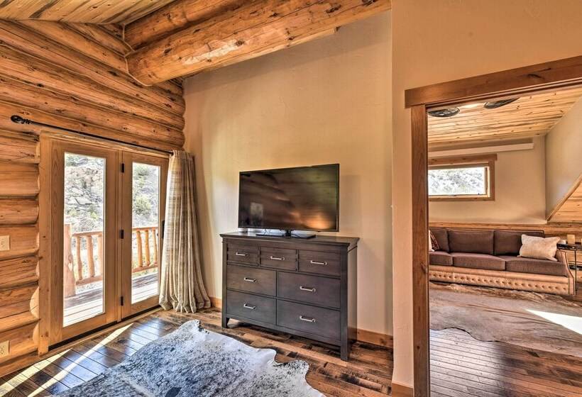 Riverfront Retreat W/ Hot Tub: Fish & Hike!