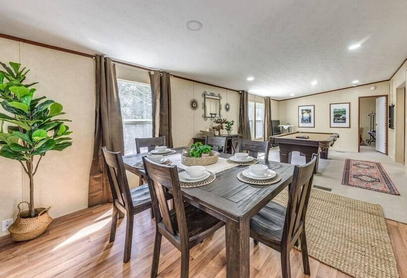 Ruidoso Cabin W/ Hot Tub & On Site Hiking!