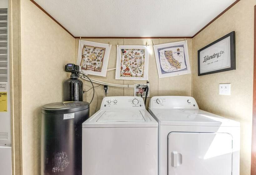 Ruidoso Cabin W/ Hot Tub & On Site Hiking!