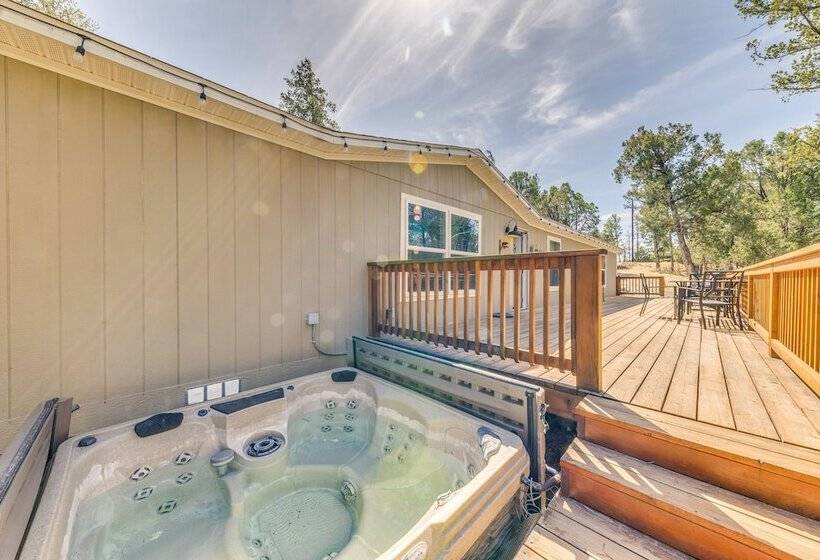 Ruidoso Cabin W/ Hot Tub & On Site Hiking!